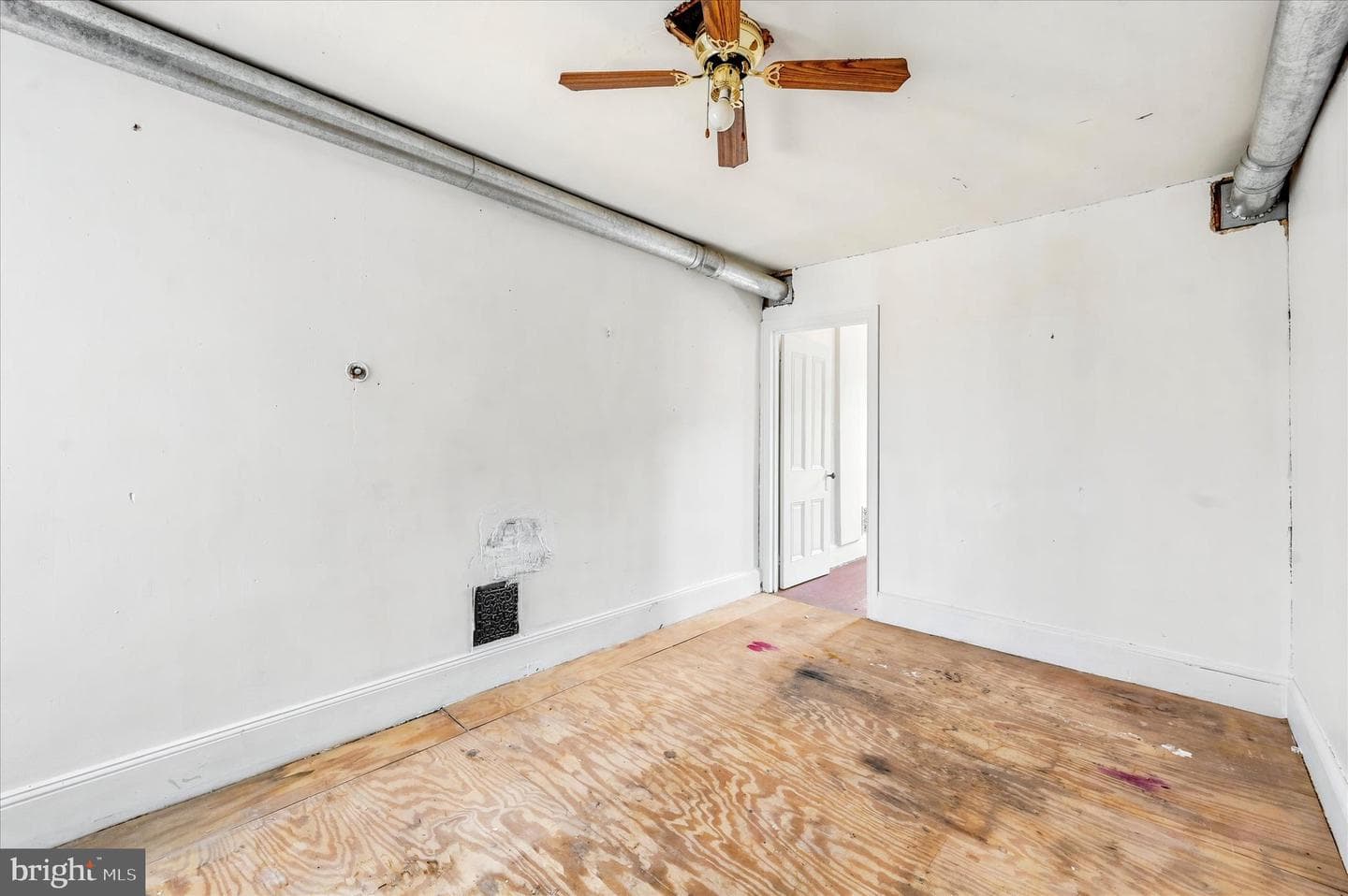 2417 E Cumberland Street photo 22