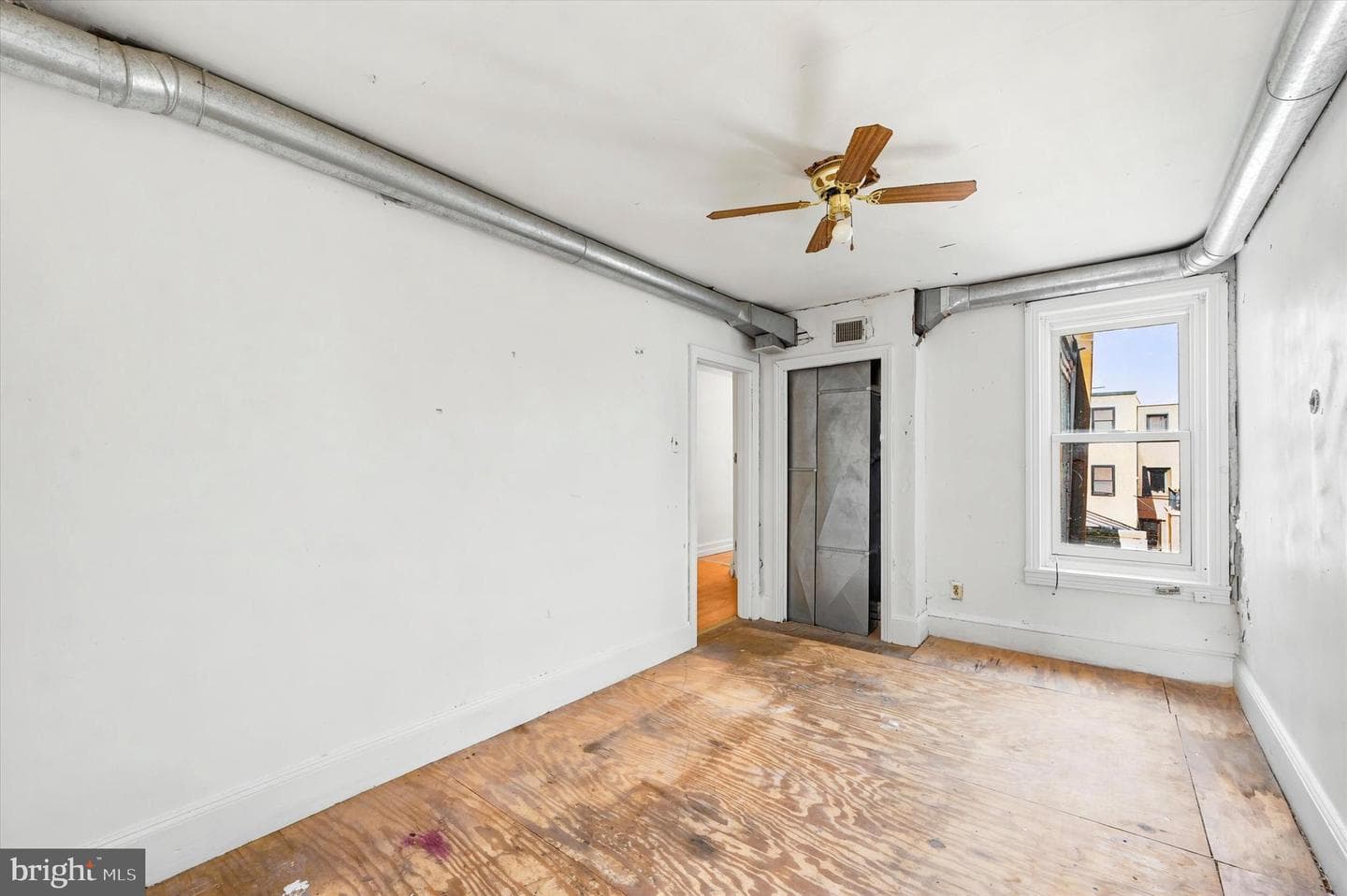 2417 E Cumberland Street photo 23