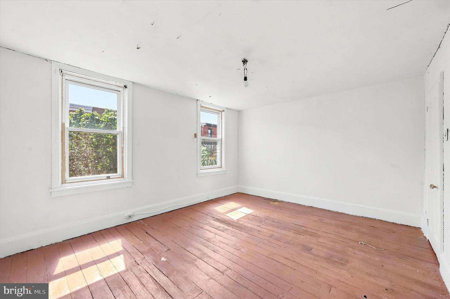 2417 E Cumberland Street photo 24