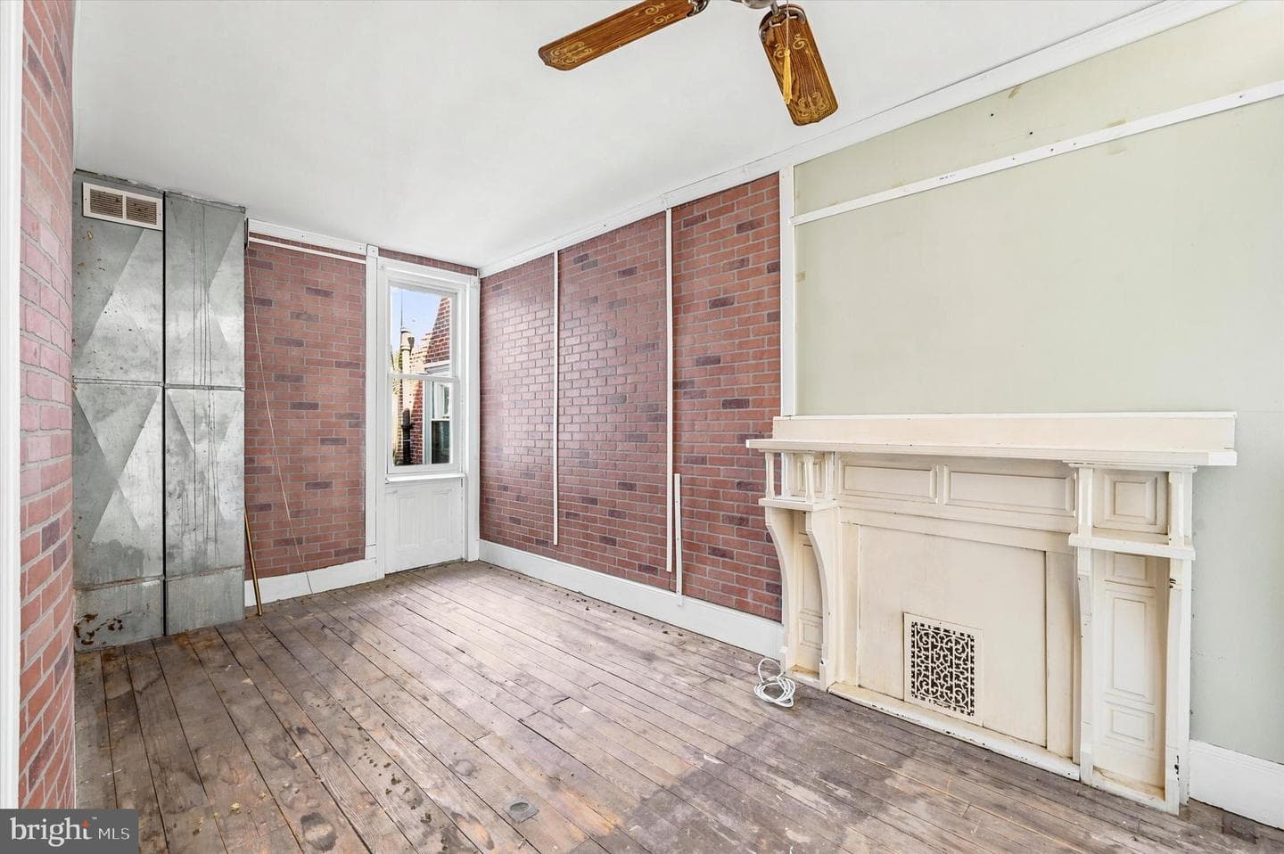 2417 E Cumberland Street photo 4
