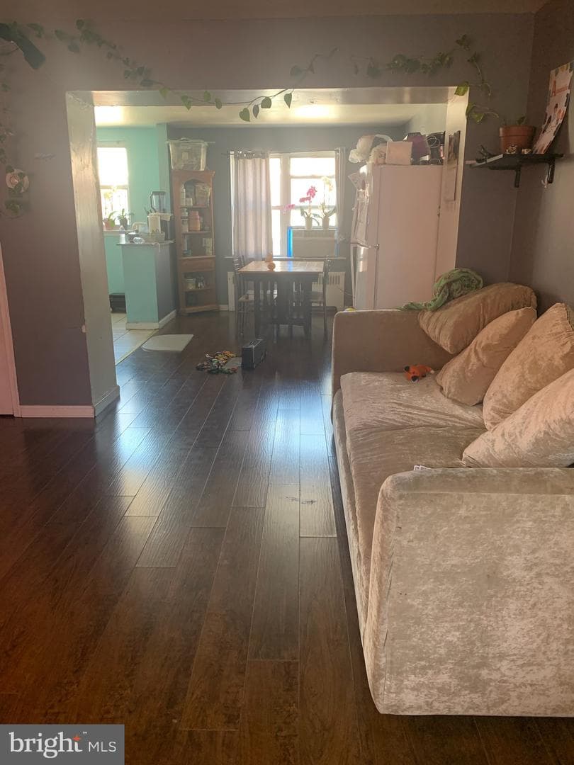 1465 Creston Street photo 3