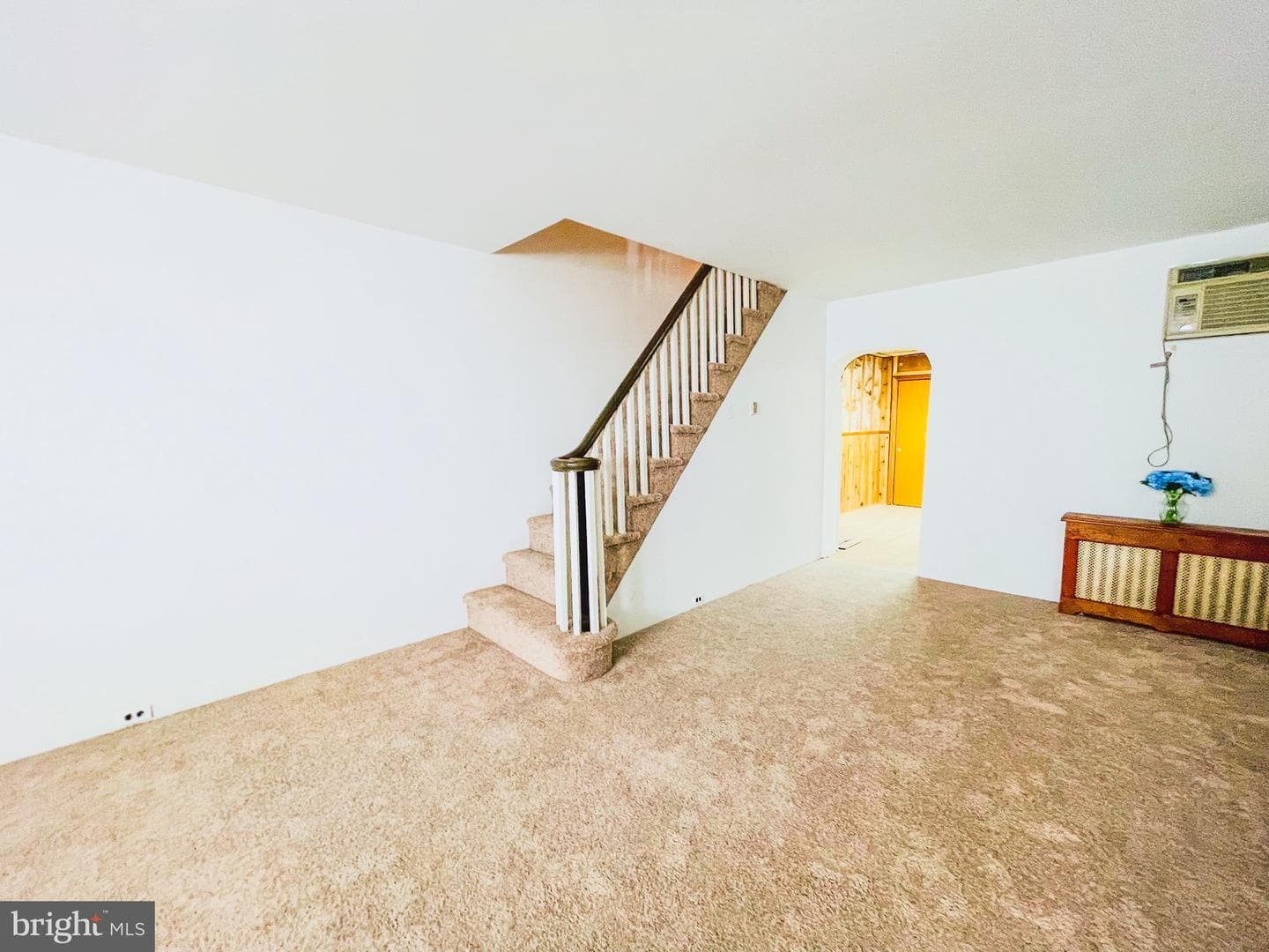 3234 E Thompson Street photo 8