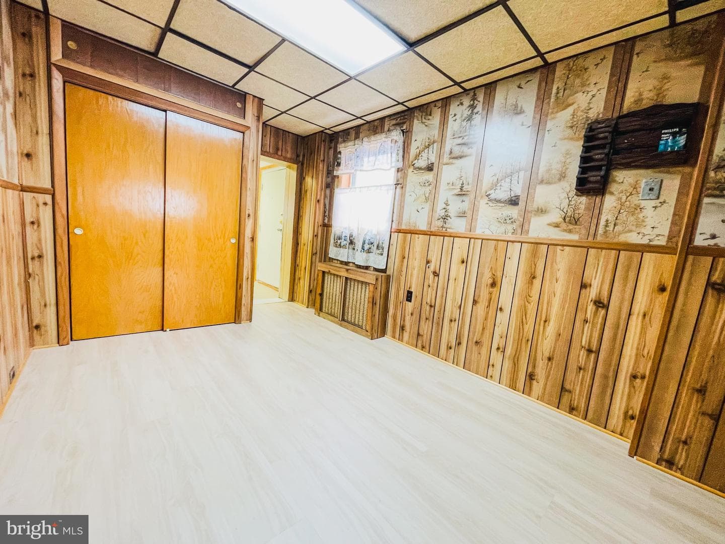 3234 E Thompson Street photo 9