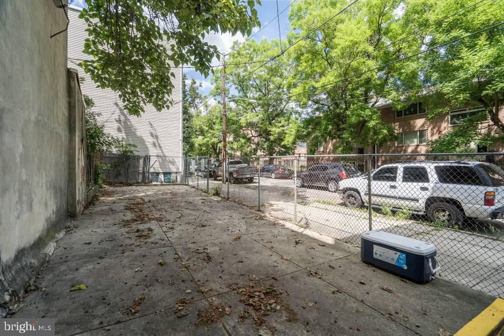 1619 W Master Street photo 19