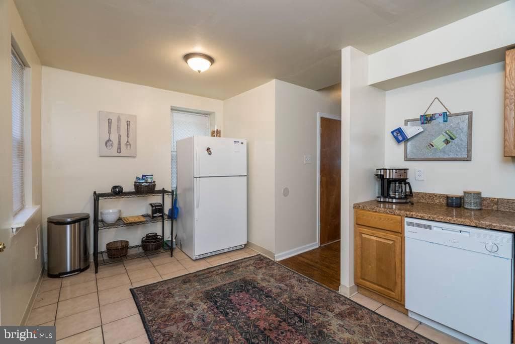 1619 W Master Street photo 8