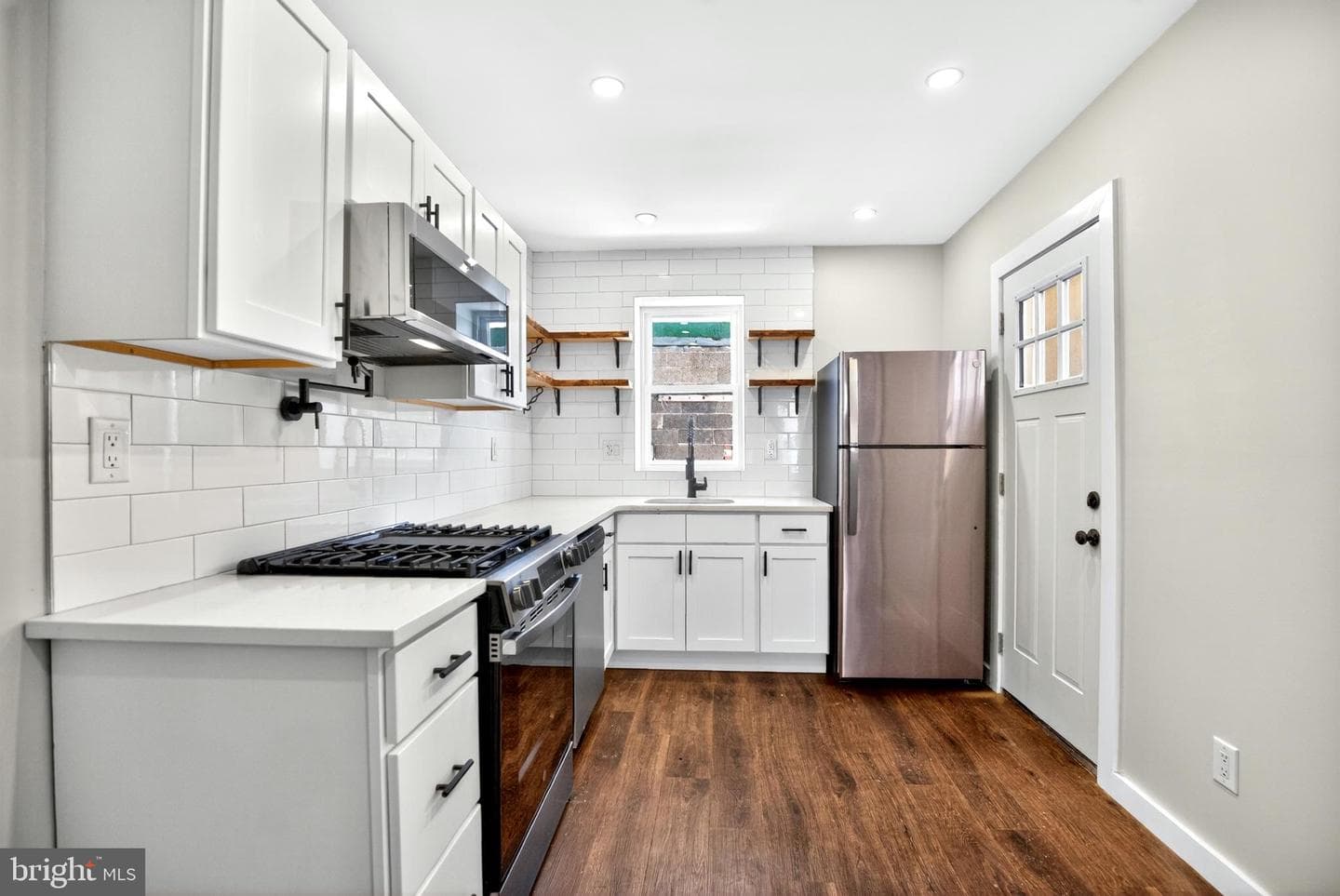 1230 S Harmony Street photo 10