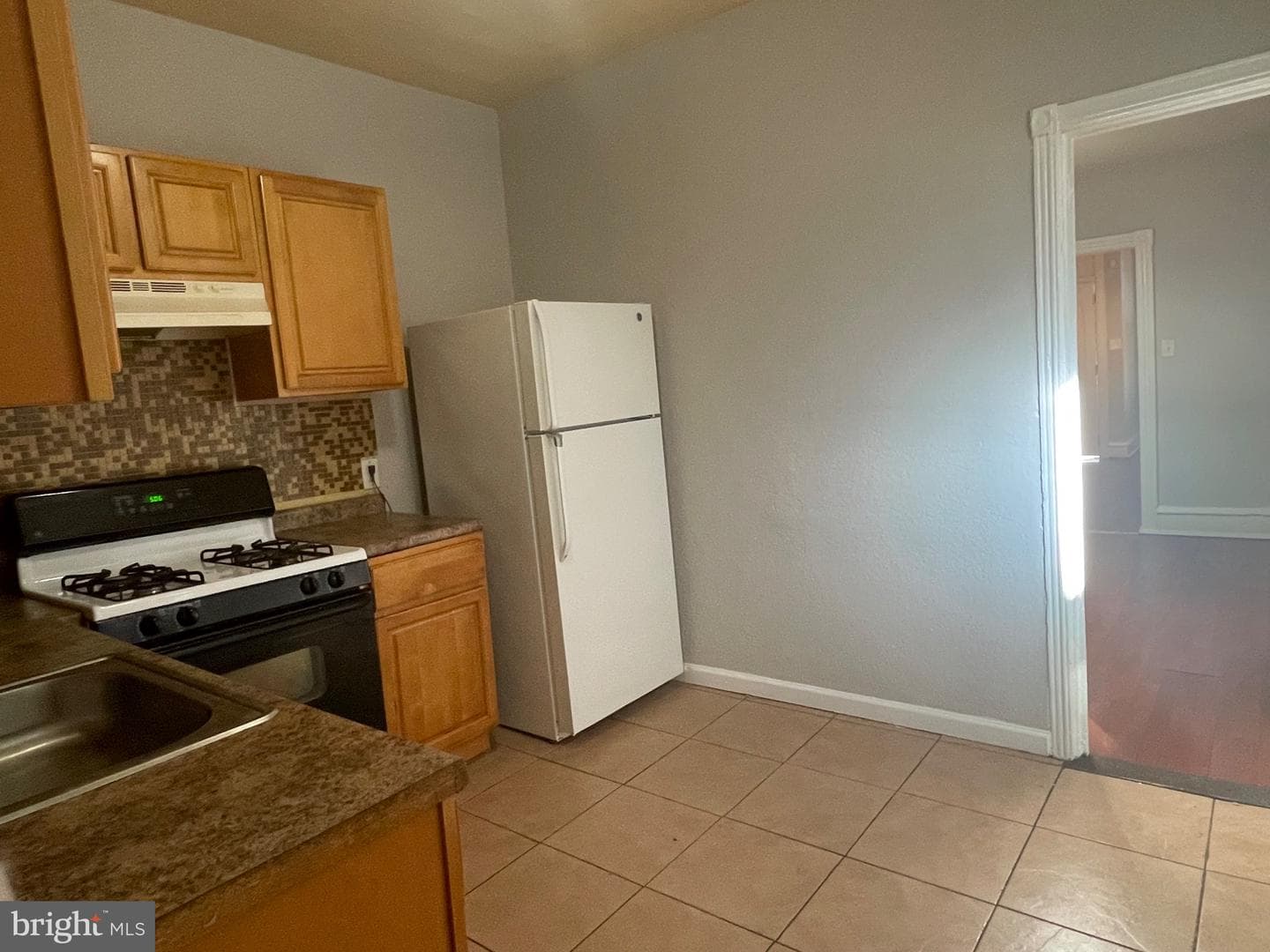 131 W Hansberry Street photo 12
