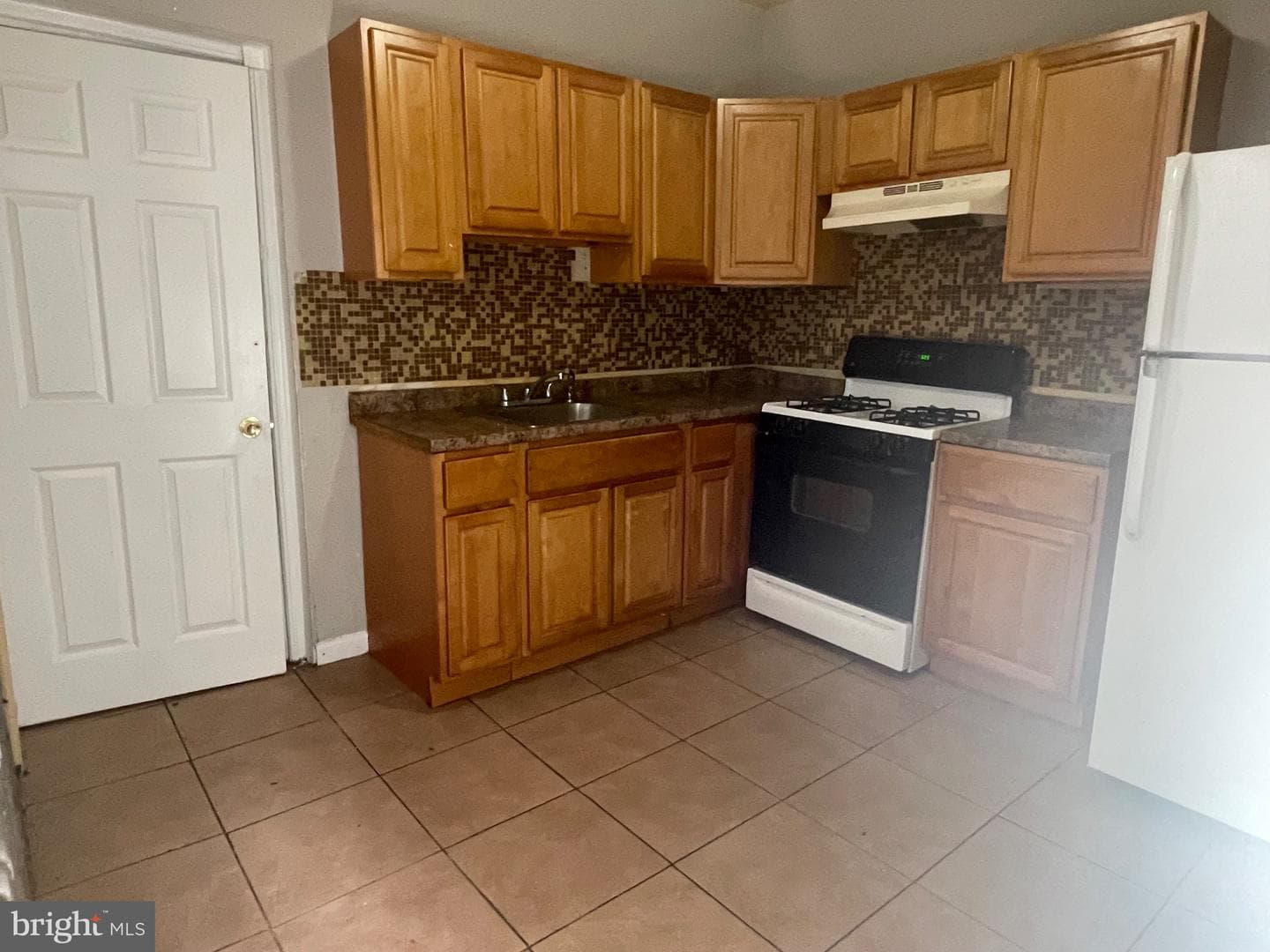 131 W Hansberry Street photo 13