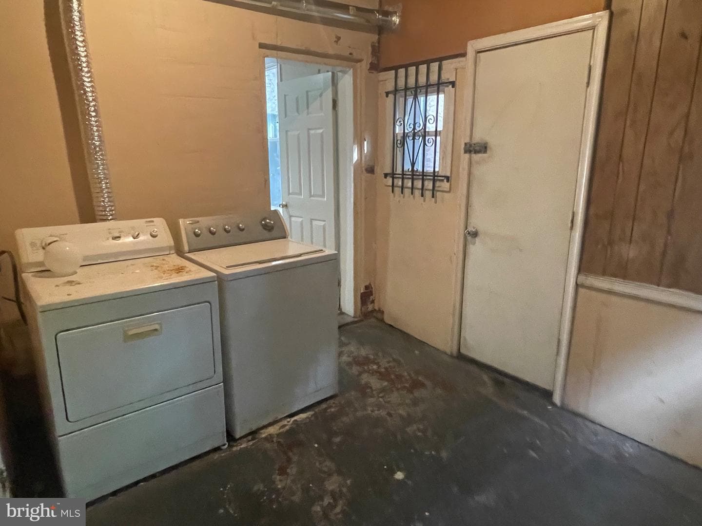 131 W Hansberry Street photo 14