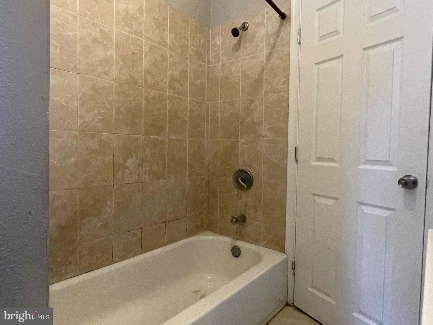 131 W Hansberry Street photo 19