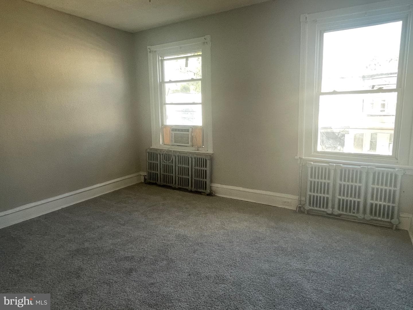 131 W Hansberry Street photo 23