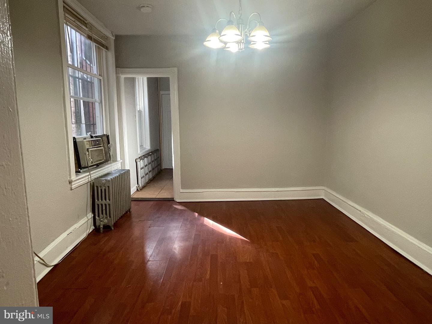 131 W Hansberry Street photo 8