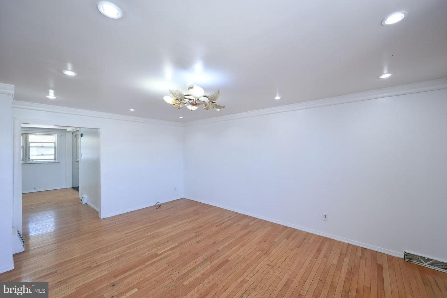 2166 Knorr Street photo 11