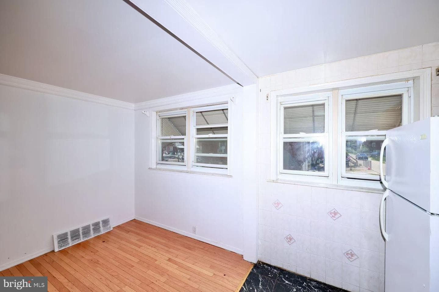 2166 Knorr Street photo 13