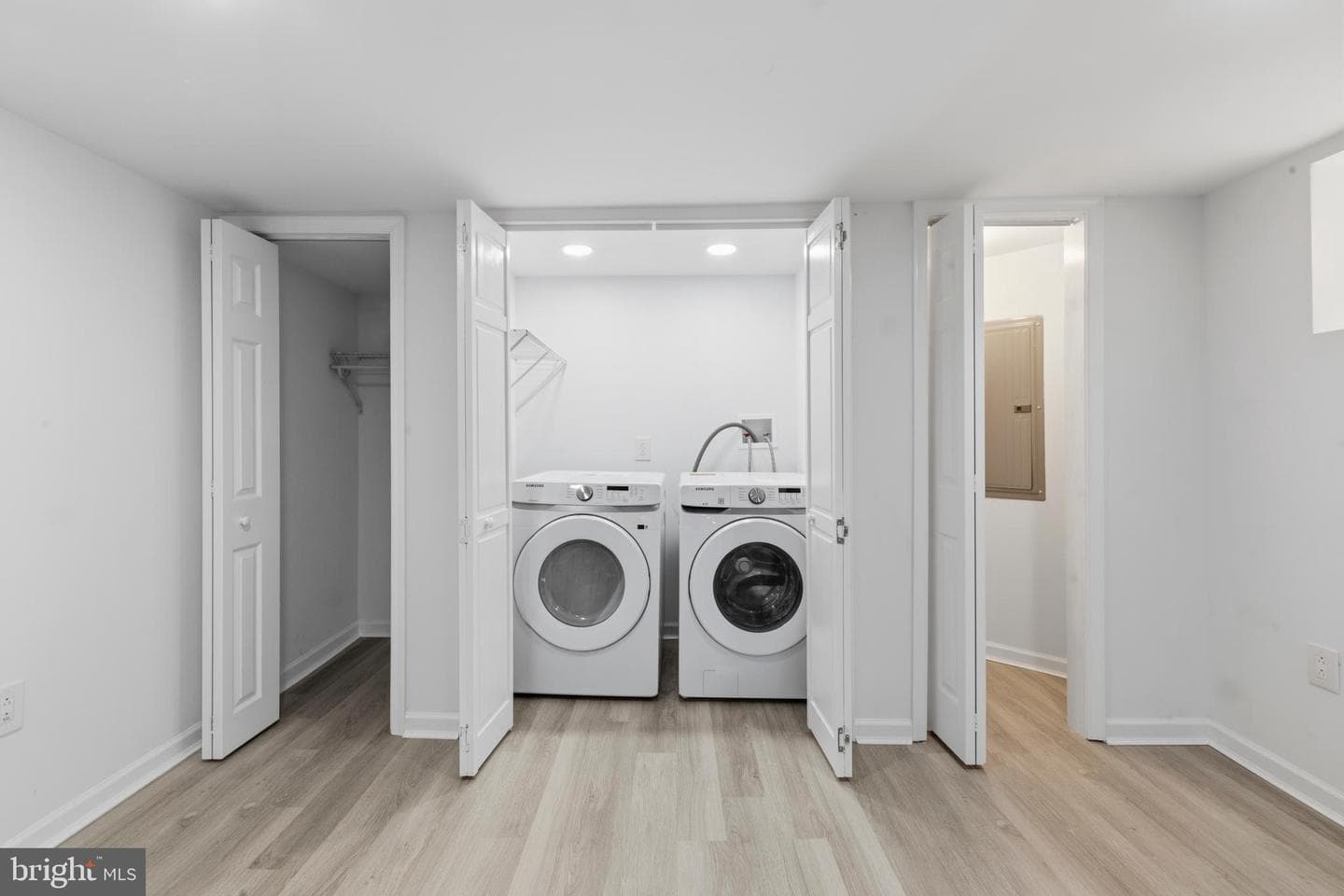 83 W Sharpnack Street photo 19