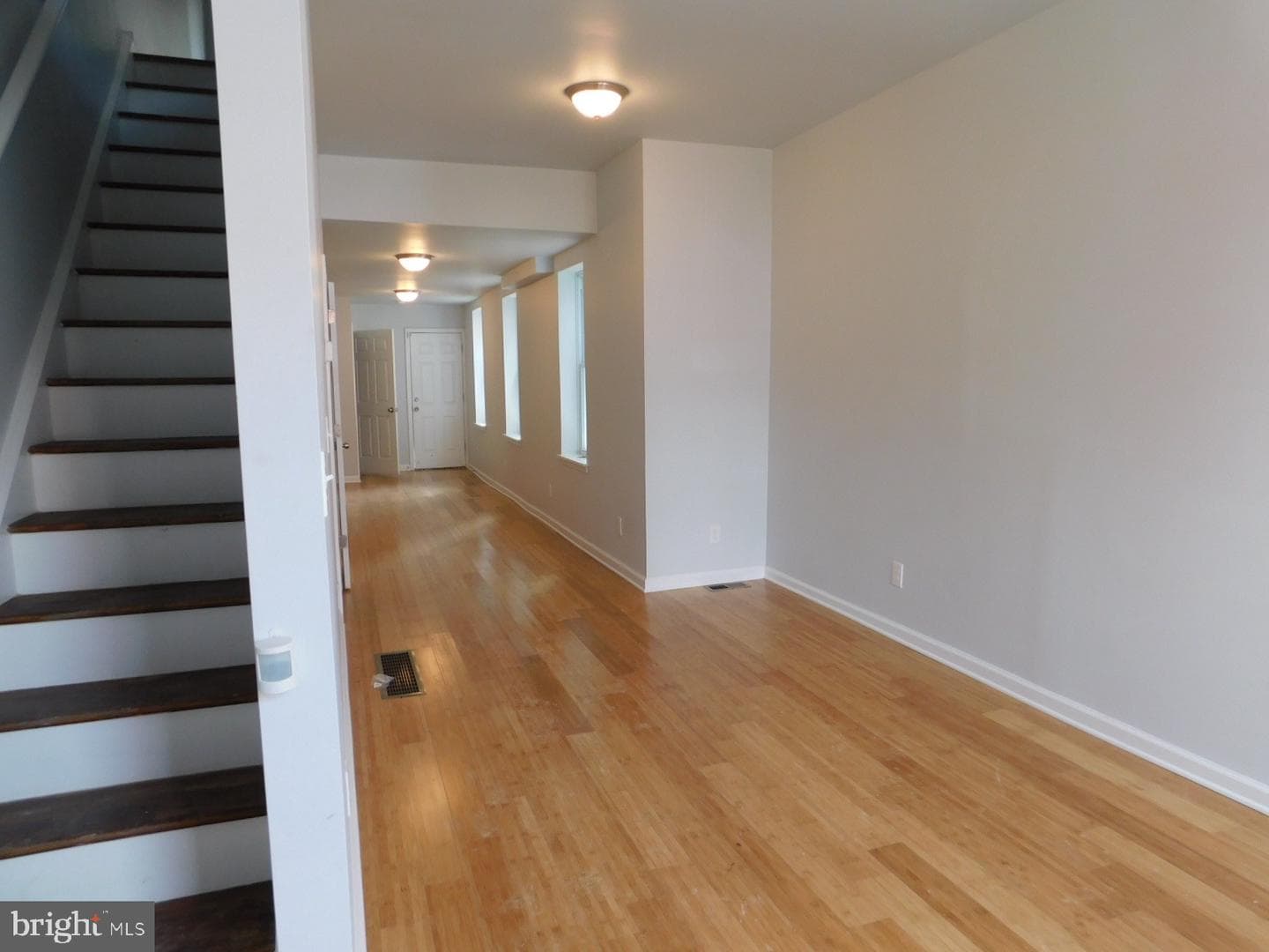 2534 Nicholas Street photo 25
