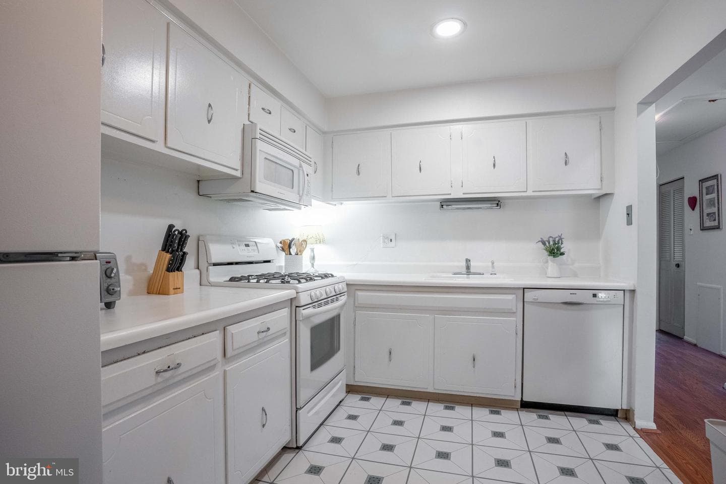 221 Goodford Road photo 8