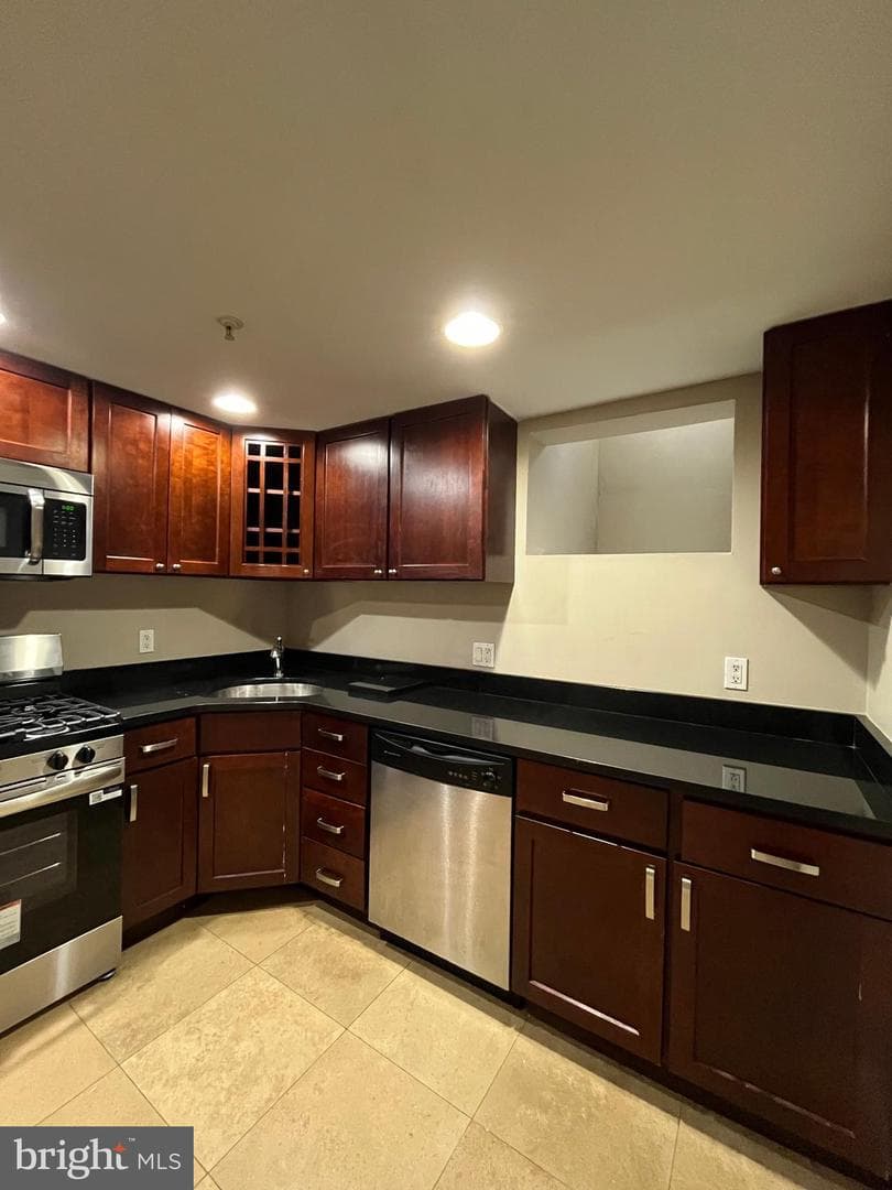1027 N 4th Street #h photo 6