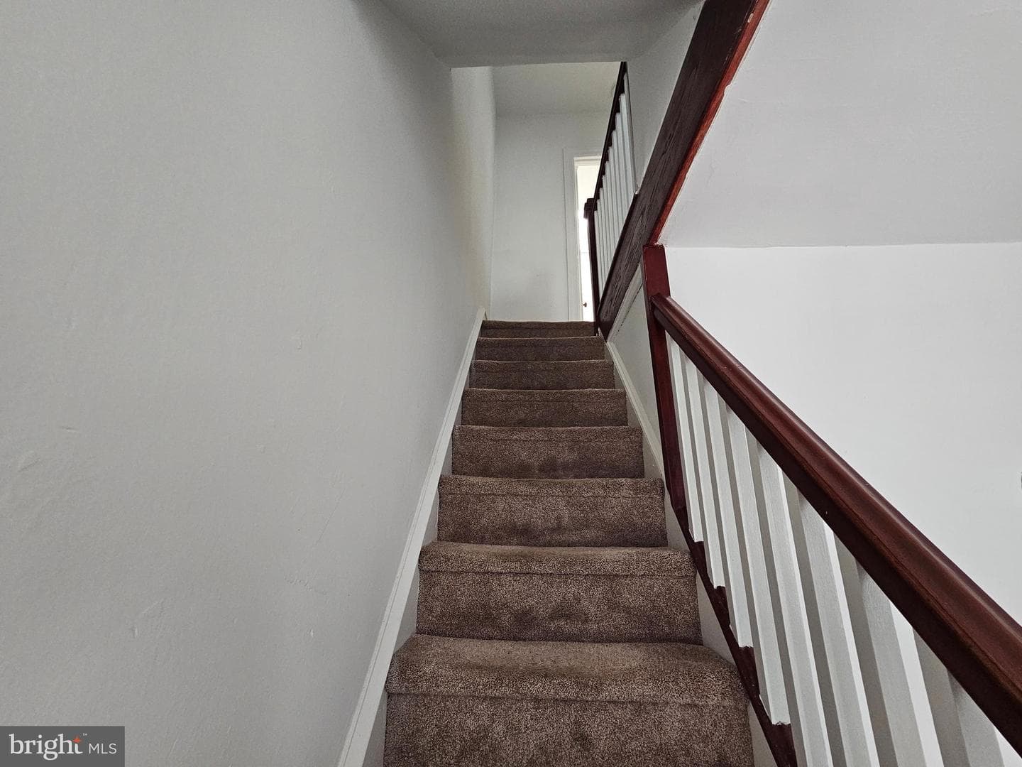 180 Krams Avenue photo 7
