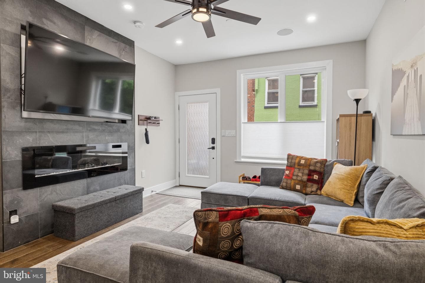 3041 W Harper Street photo 4