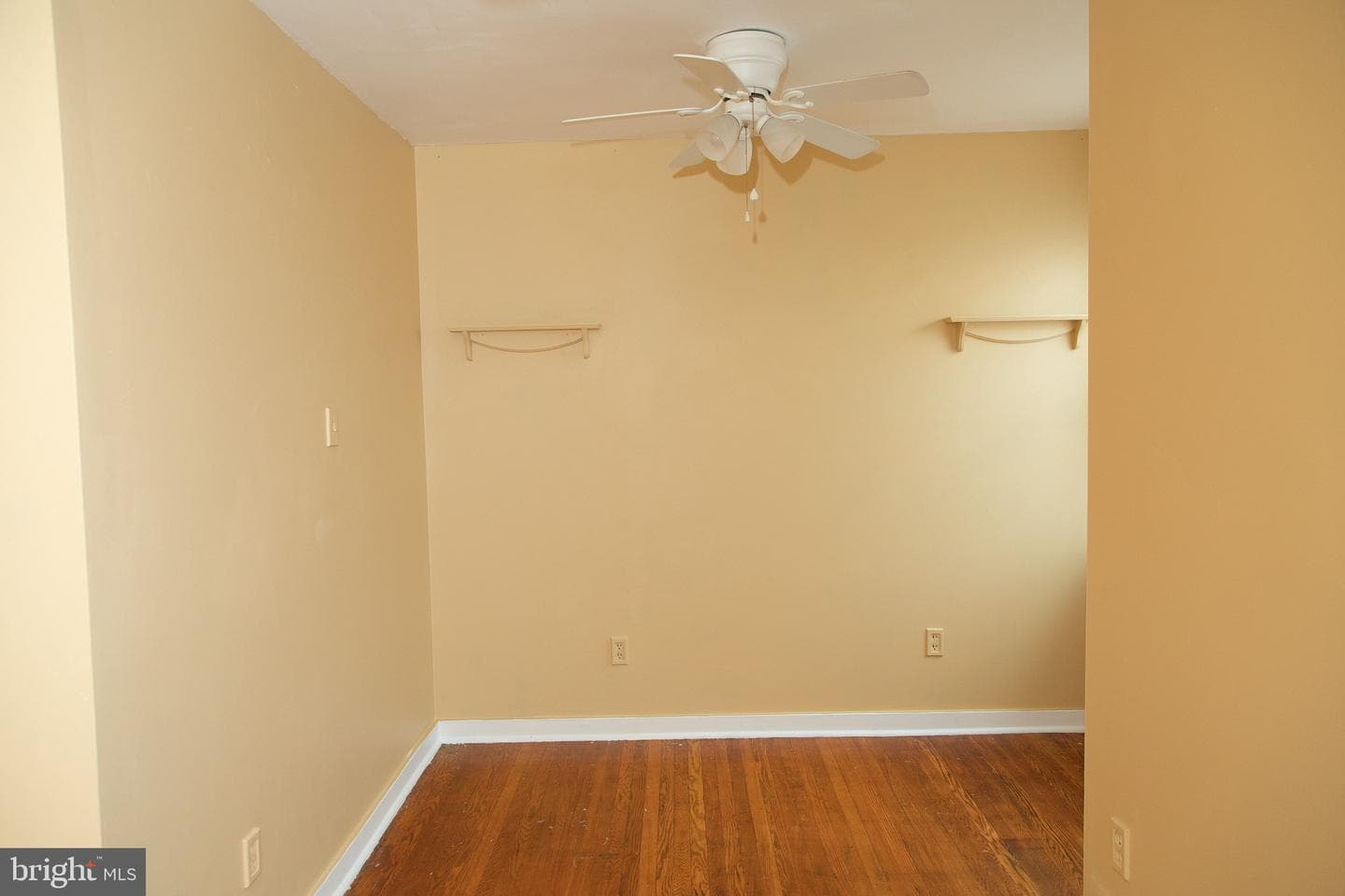4209 Benner Street photo 20