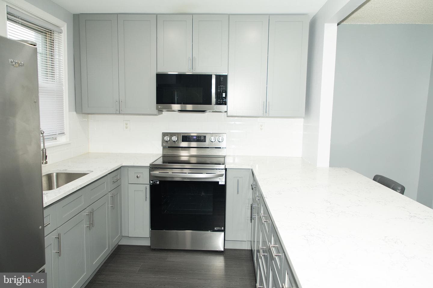 4209 Benner Street photo 3