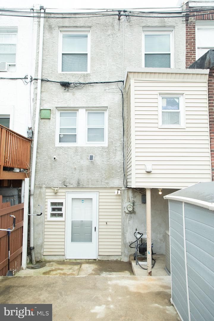 4209 Benner Street photo 33