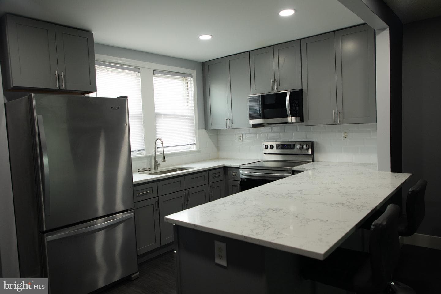 4209 Benner Street photo 4