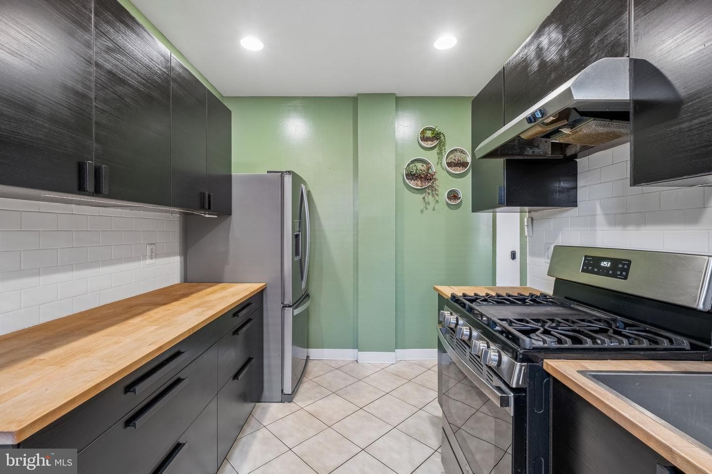 2727 E Clearfield Street photo 9