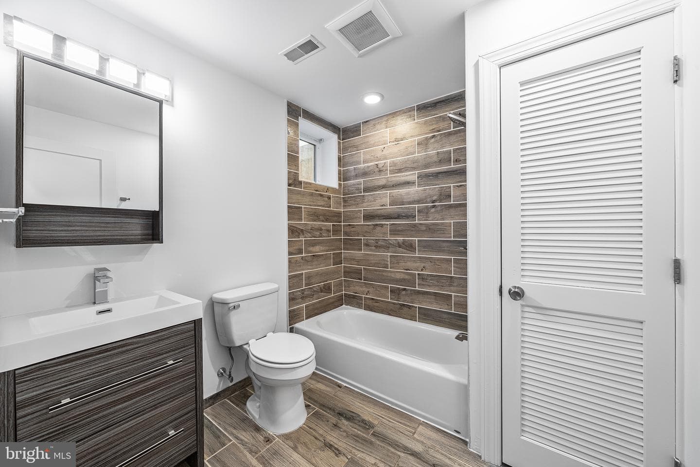 4047 Green Street photo 21