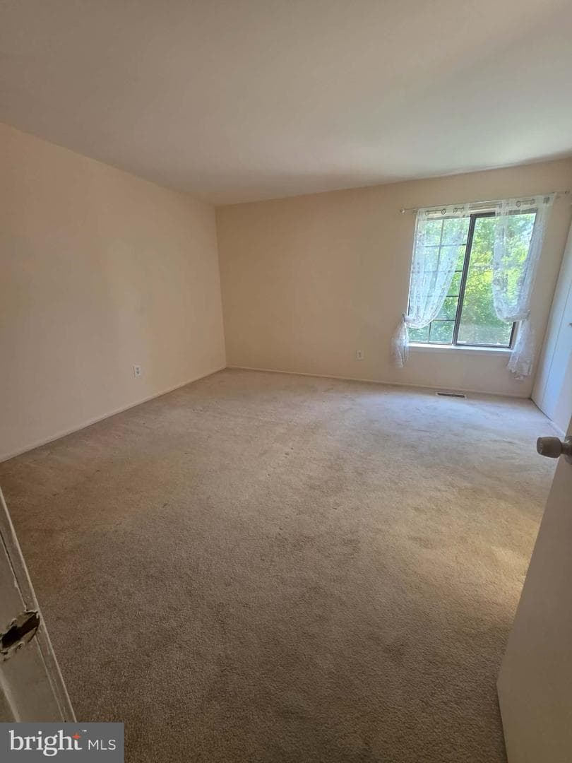1102 Stewart Place photo 8