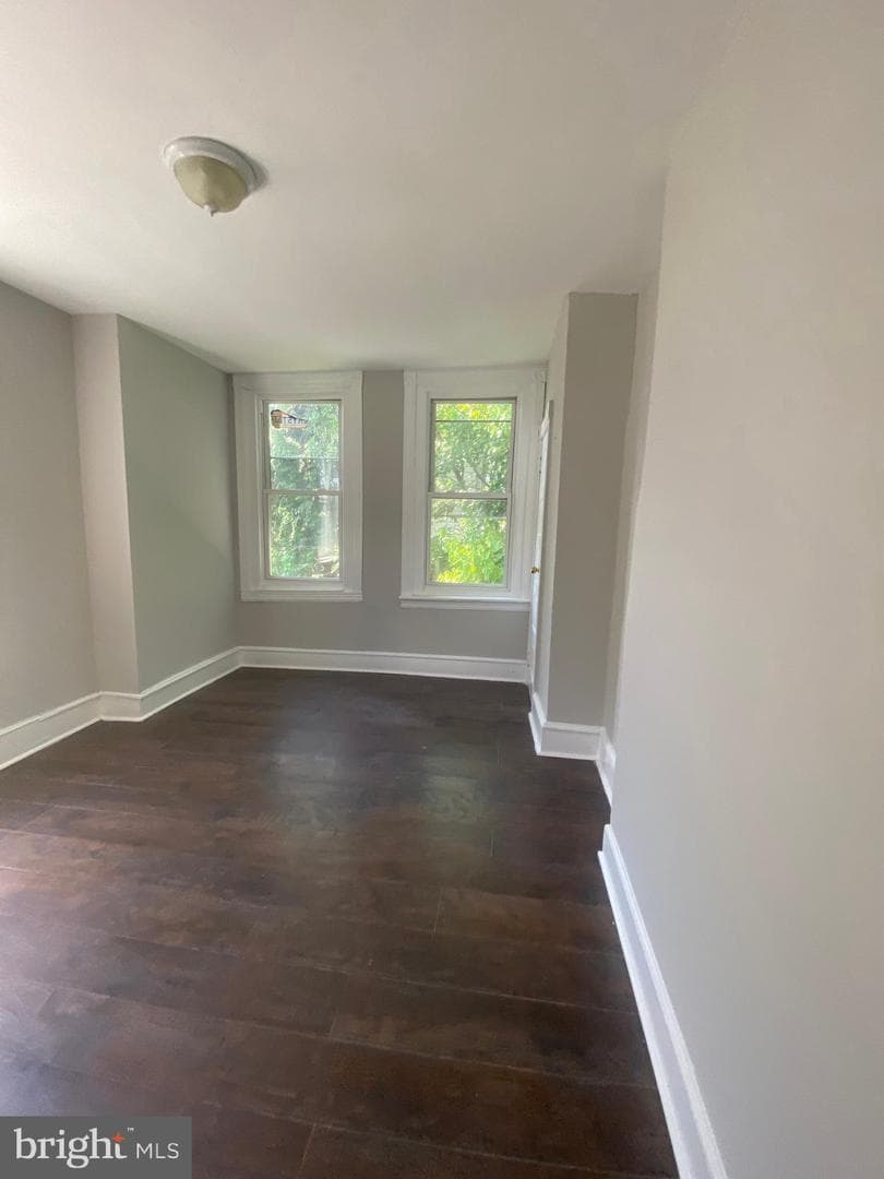 139 W Hansberry Street photo 30