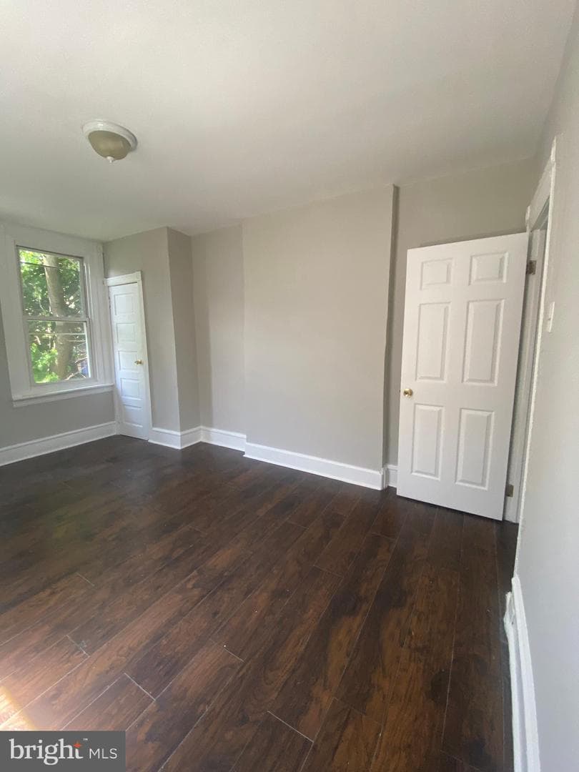 139 W Hansberry Street photo 34