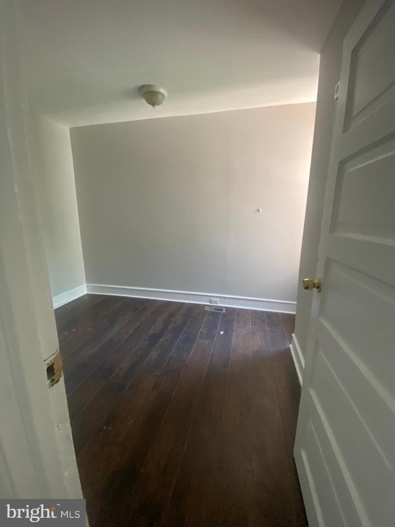139 W Hansberry Street photo 44