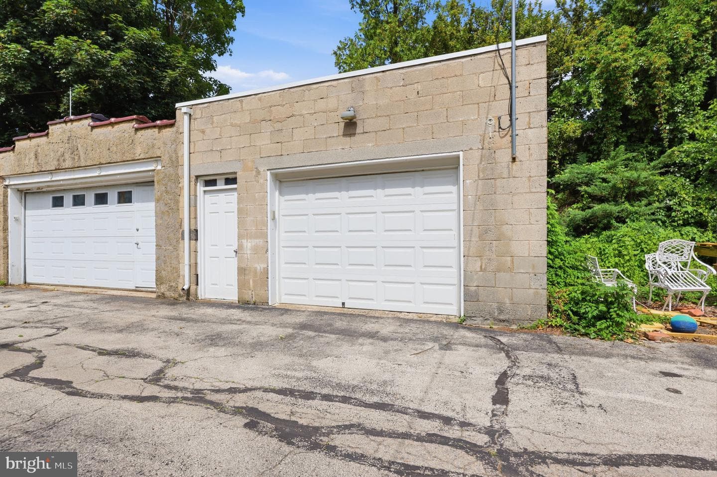 241 E Highland Avenue photo 28