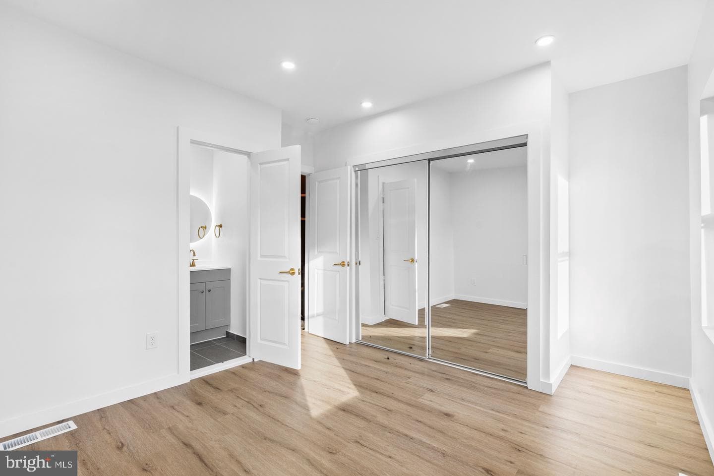 5541 Race Street photo 18