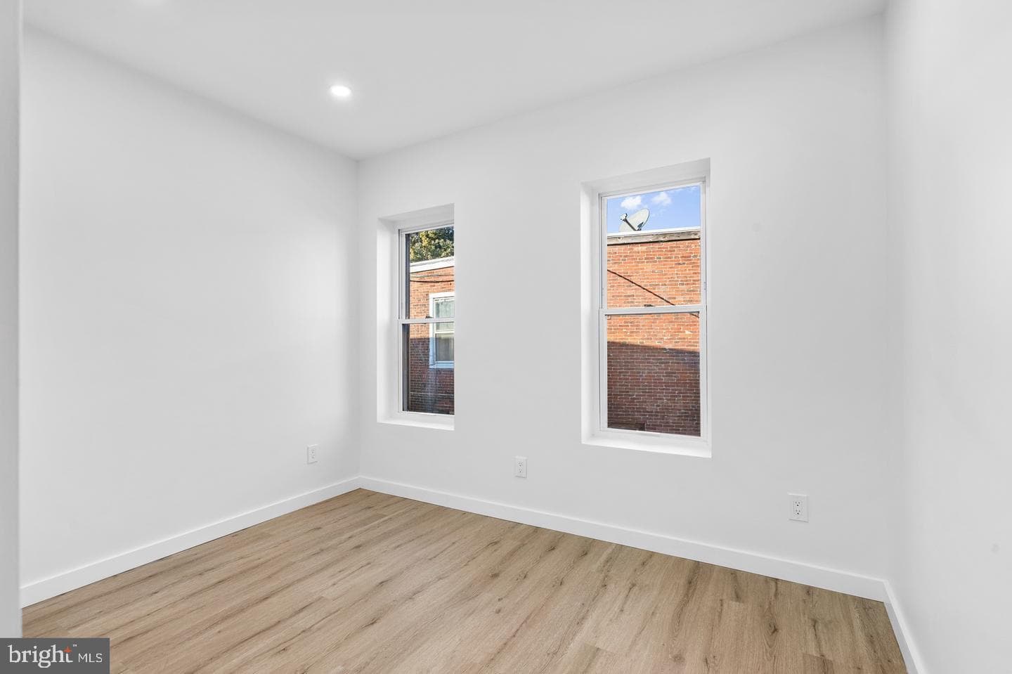 5541 Race Street photo 20