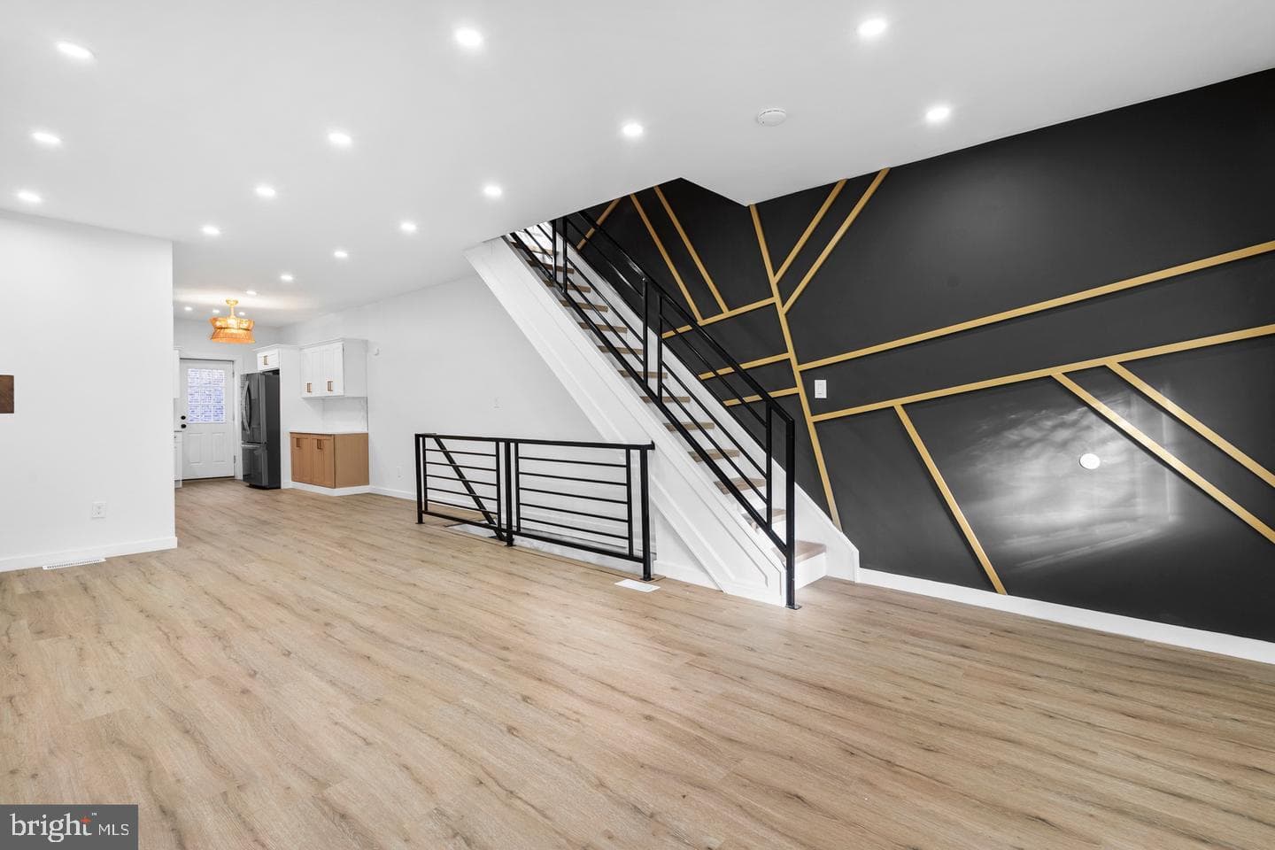 5541 Race Street photo 7