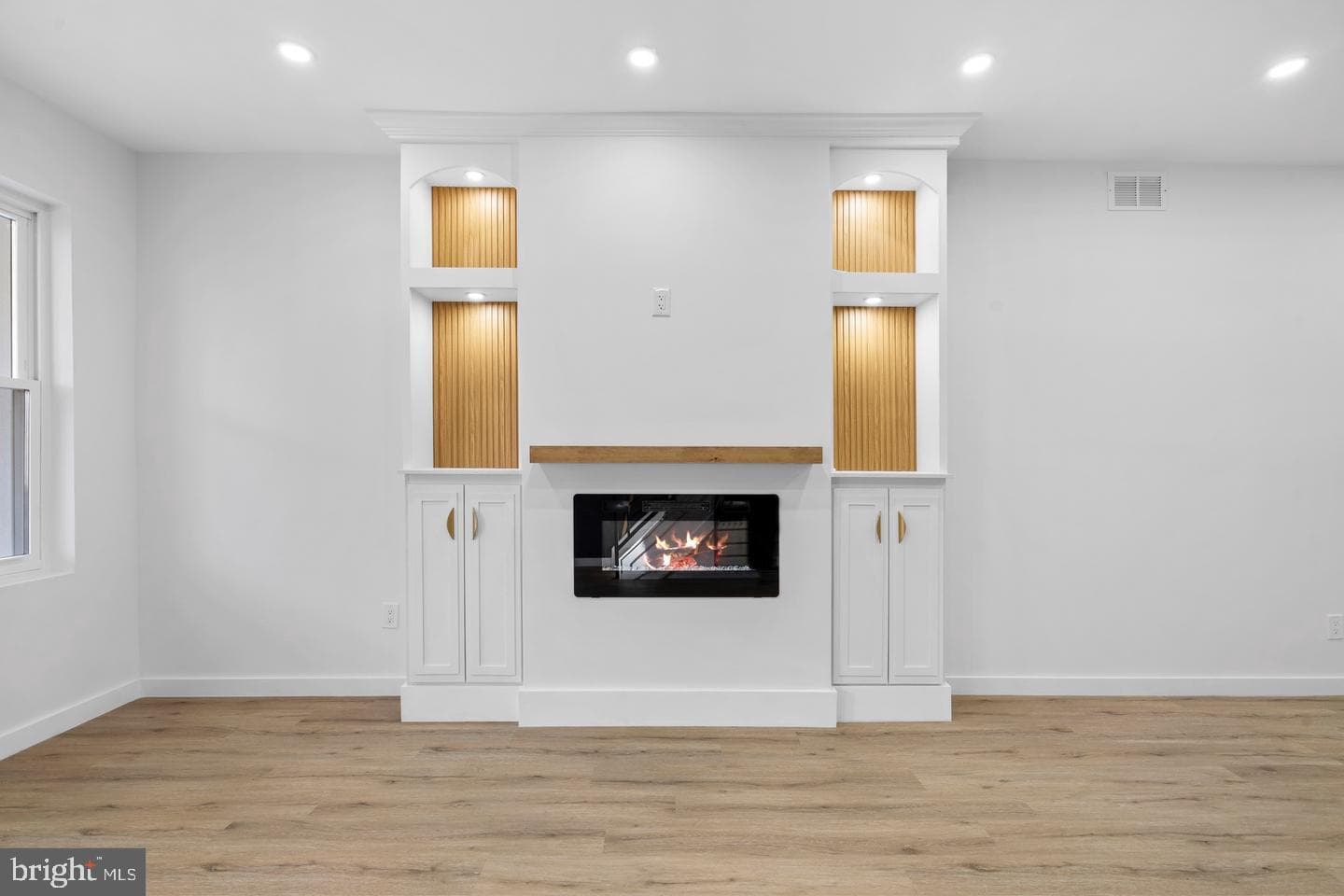 5541 Race Street photo 8