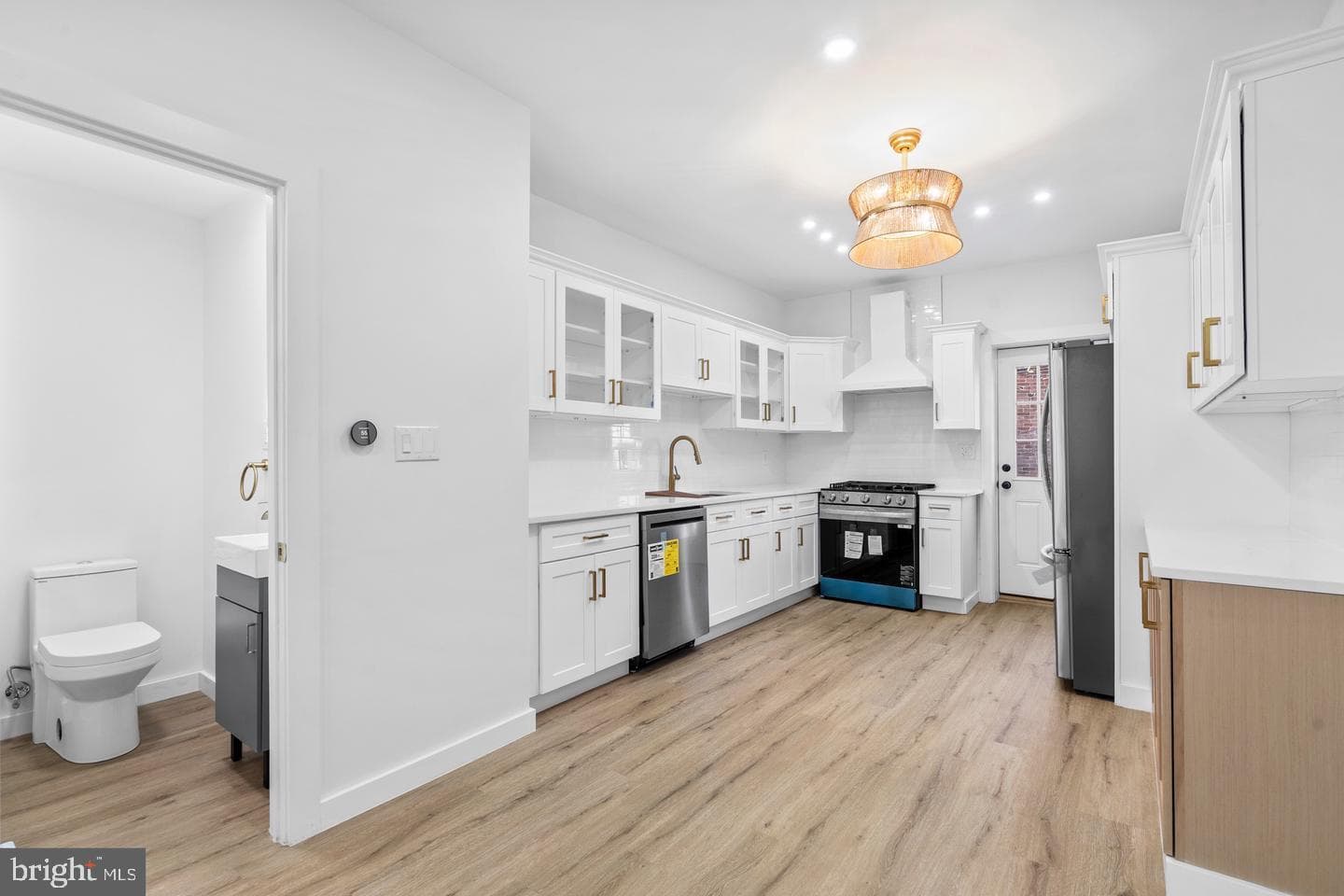 5541 Race Street photo 9