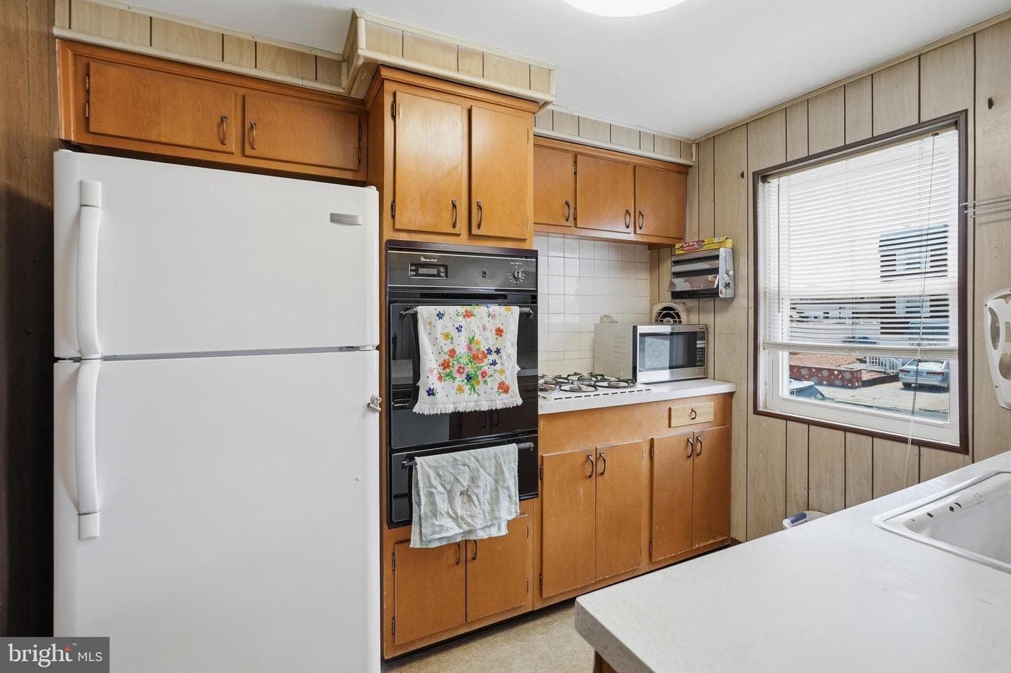 649 Lawler Street photo 11