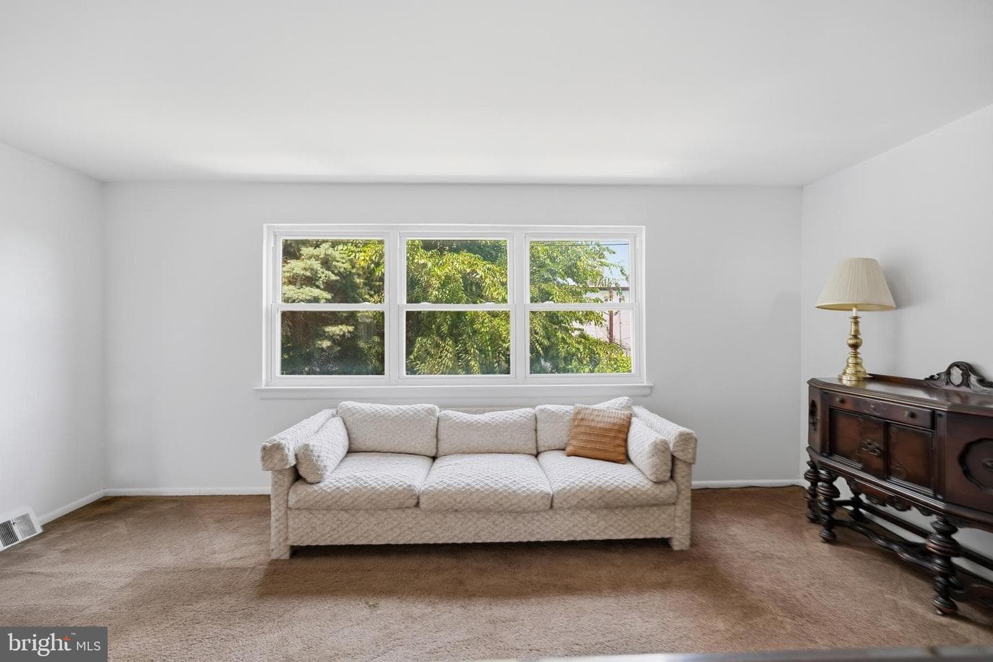649 Lawler Street photo 4