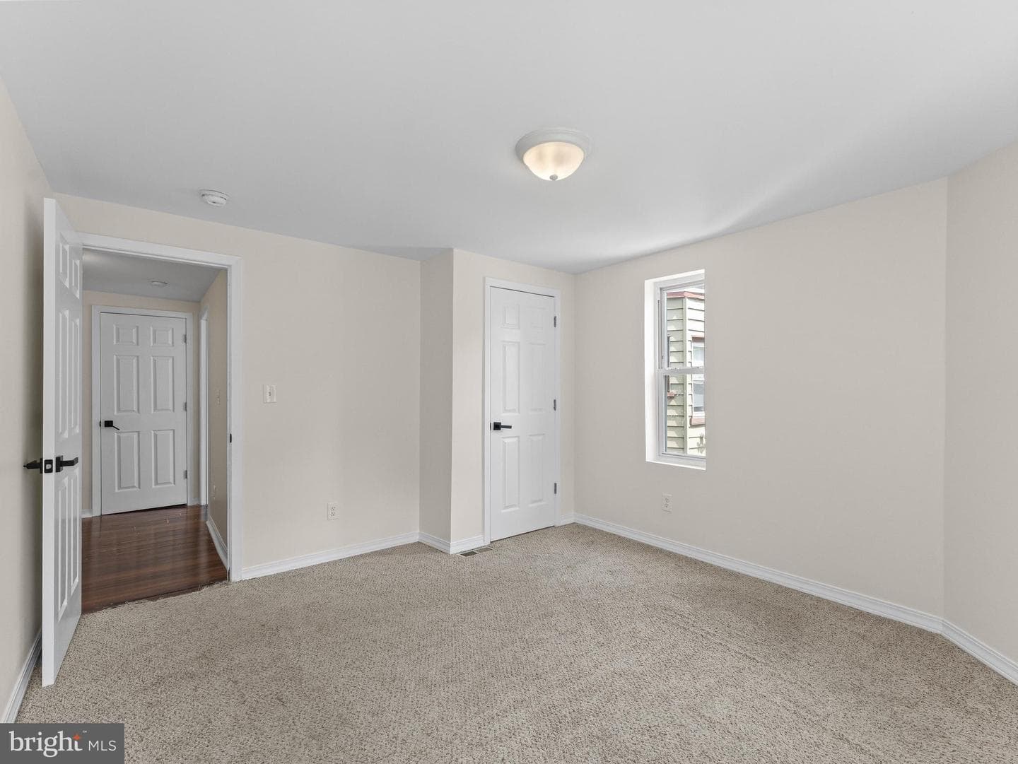 407 W Abbottsford Avenue photo 25