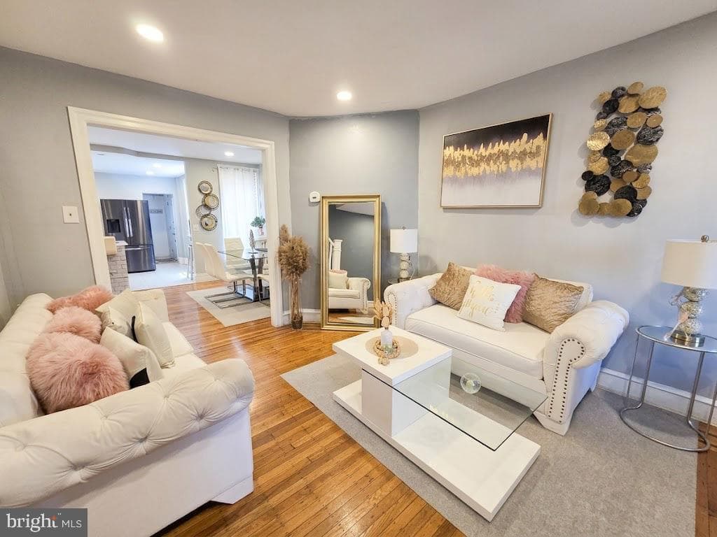 436 E Eleanor Street photo 3