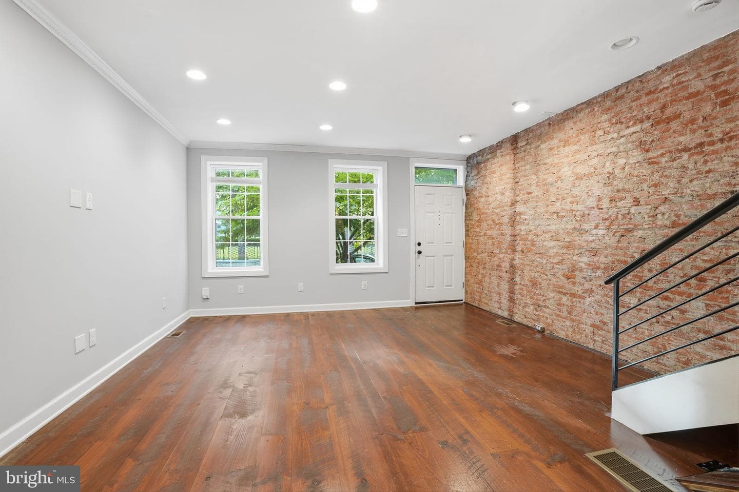 2407 Grays Ferry Avenue photo 4