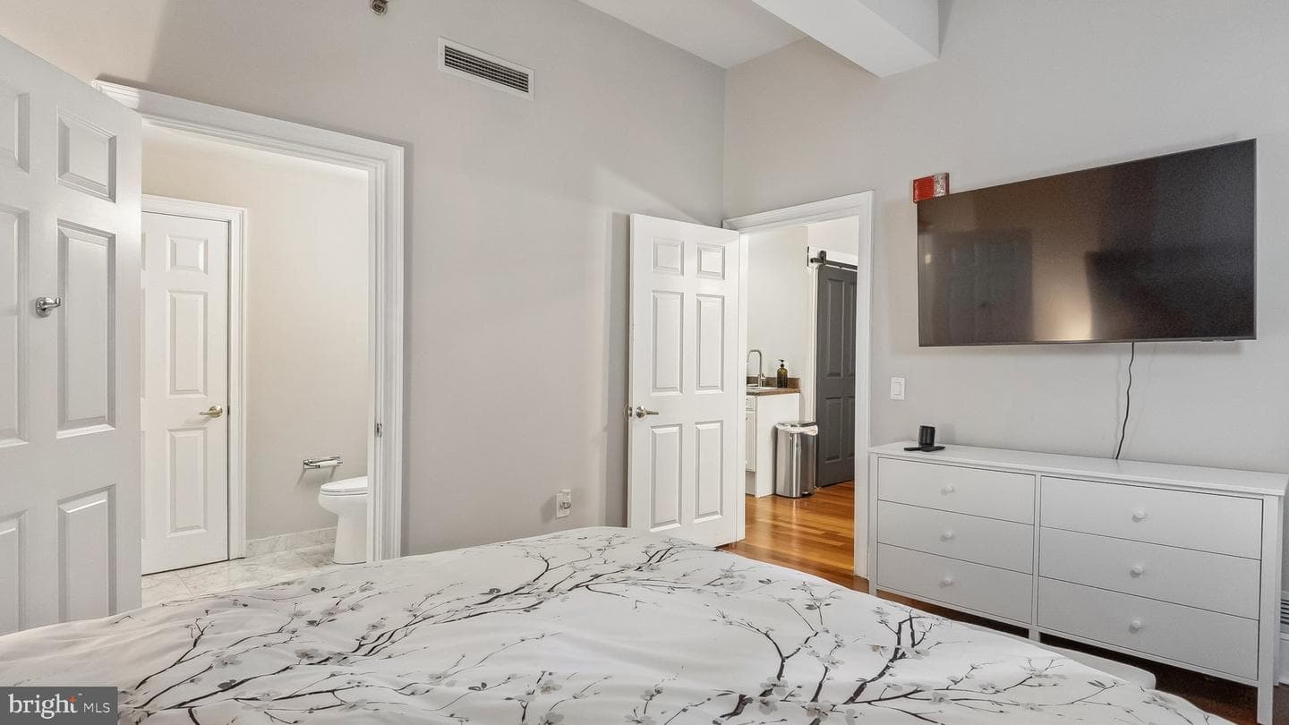 1500 Chestnut Street #8i photo 15