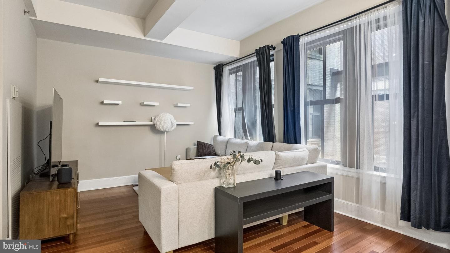 1500 Chestnut Street #8i photo 3