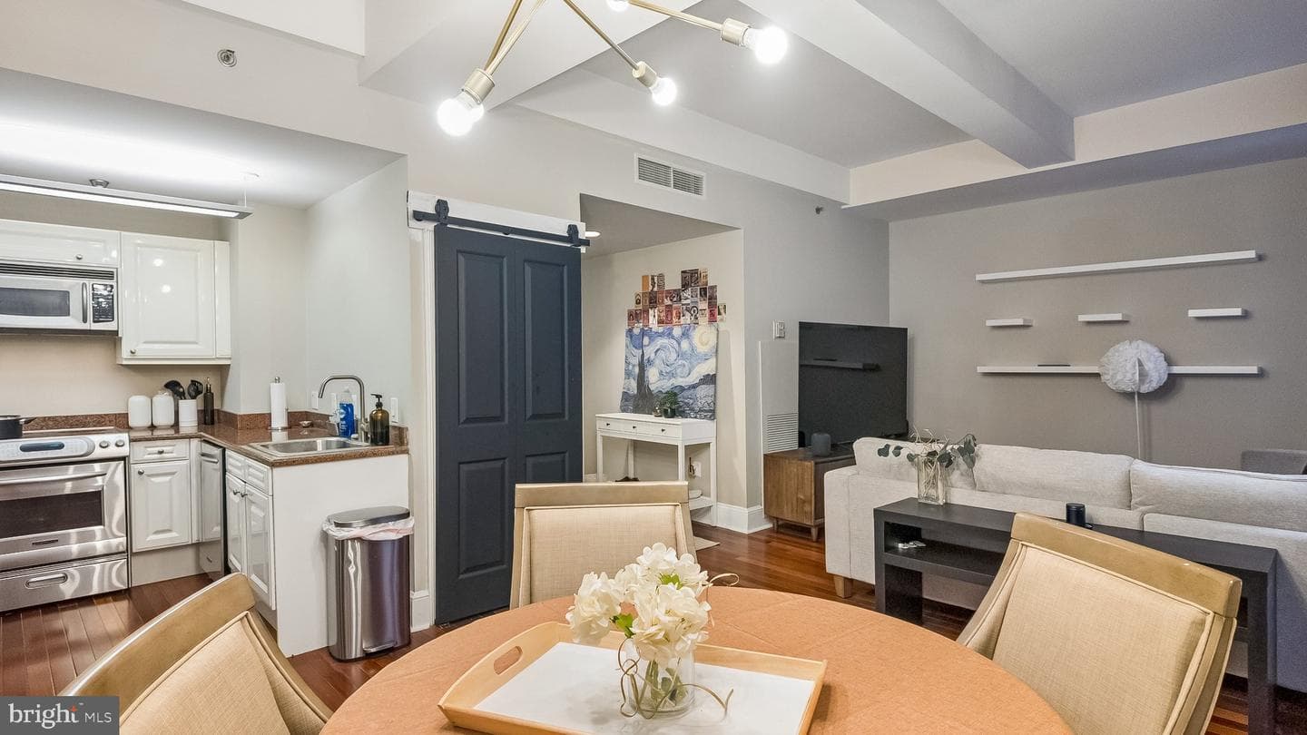 1500 Chestnut Street #8i photo 9