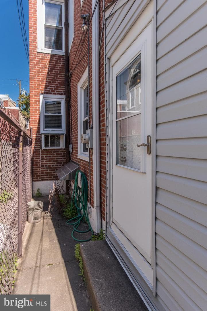 2963 Edgemont Street photo 60