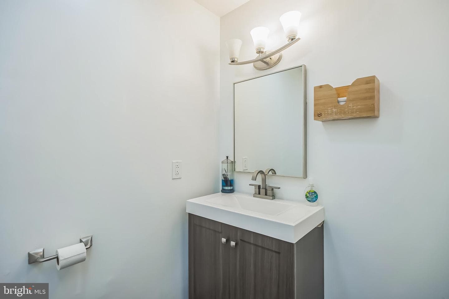 2218-20 Race Street photo 35